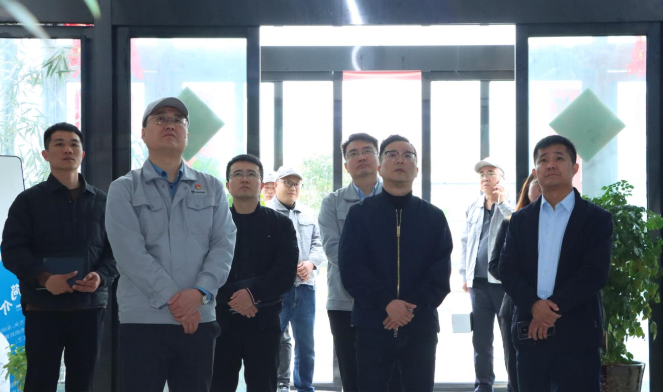  楚勝汽車集團董事長董鳴勇帶隊赴福田汽車長沙超級卡車工